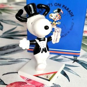 Peanuts 🥜 on Parade Saint Paul tribute to Charles M Schultz